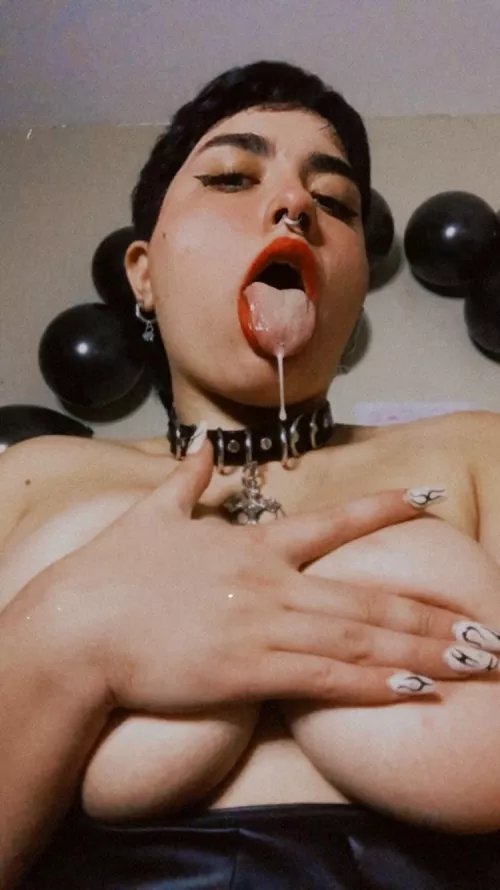 Do you like my nails babe? by lebrava