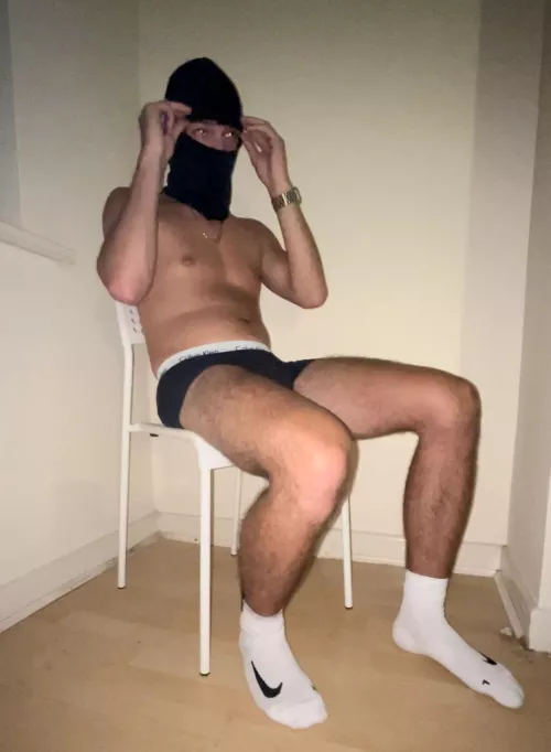 Get on ur knees bitch by Joshesshlong