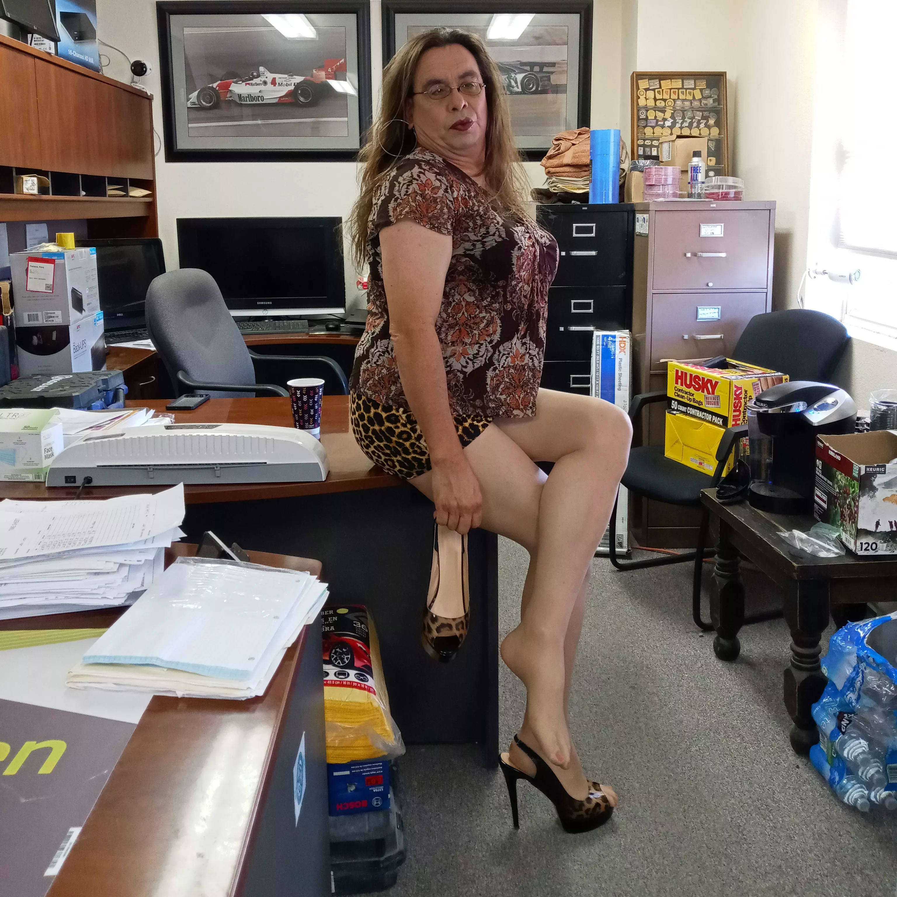 Going to tease the delivery fellas😜 posted by cd_R_Burke