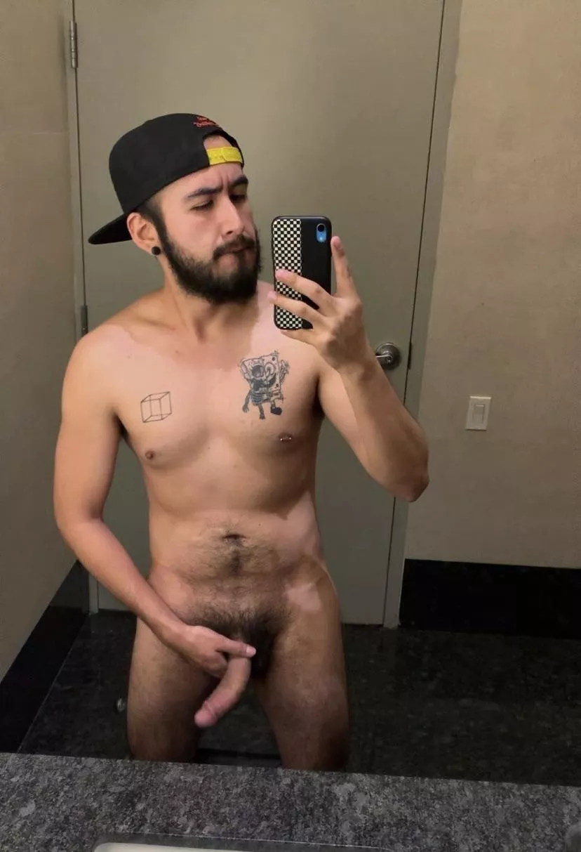 Hairy guy in here posted by adriperry1213