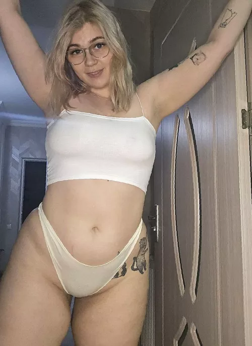 my uniform is wet from gym class, can I borrow your stuff by creamy_kelly_