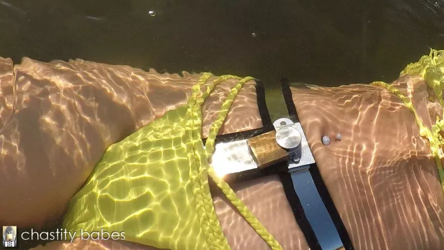 Neosteel swimming deserves a quiet night by fotoro