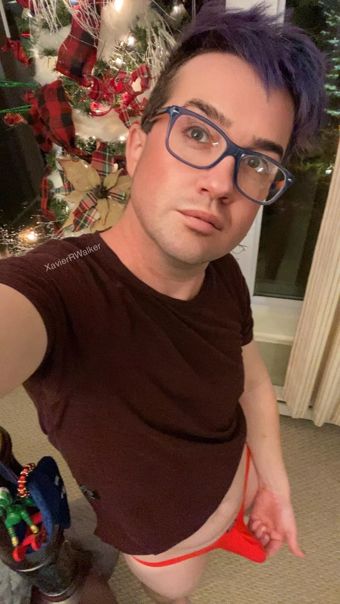 (NSFW) would you like to find me underneath your Christmas tree 🎄 posted by XavierRWalker