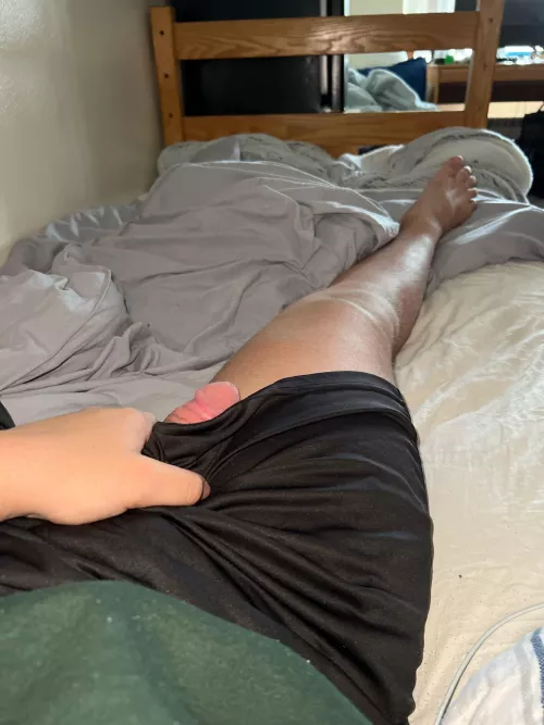 Roomies gone need a bro to help out hmu @santinoc05 by South-Battle-7561