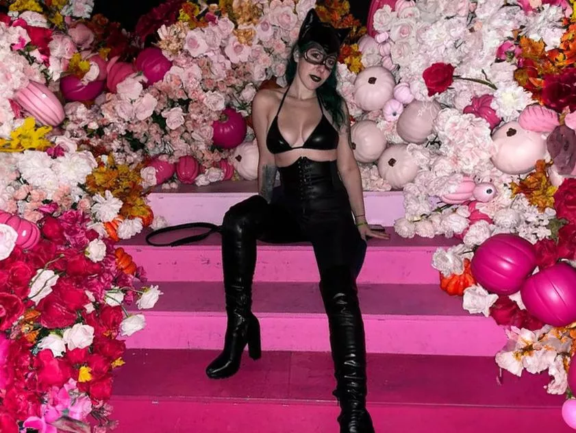 Thigh high boots posted by sirenskiss3