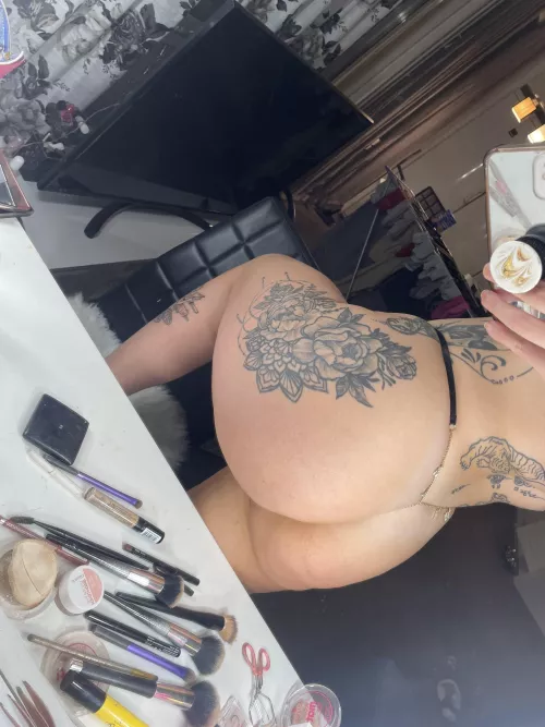 This thick chica ass needs to good treatment and now by Fannystyloallwy