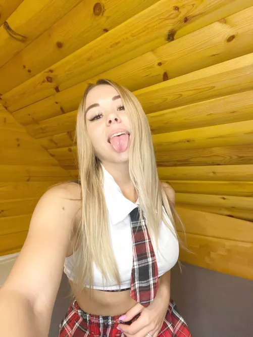 Wanna get naughty with a slutty girl daddy... by Emiliahub22