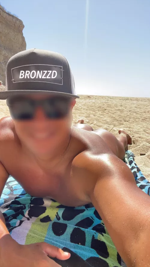 What tan lines!? by Bronzzd