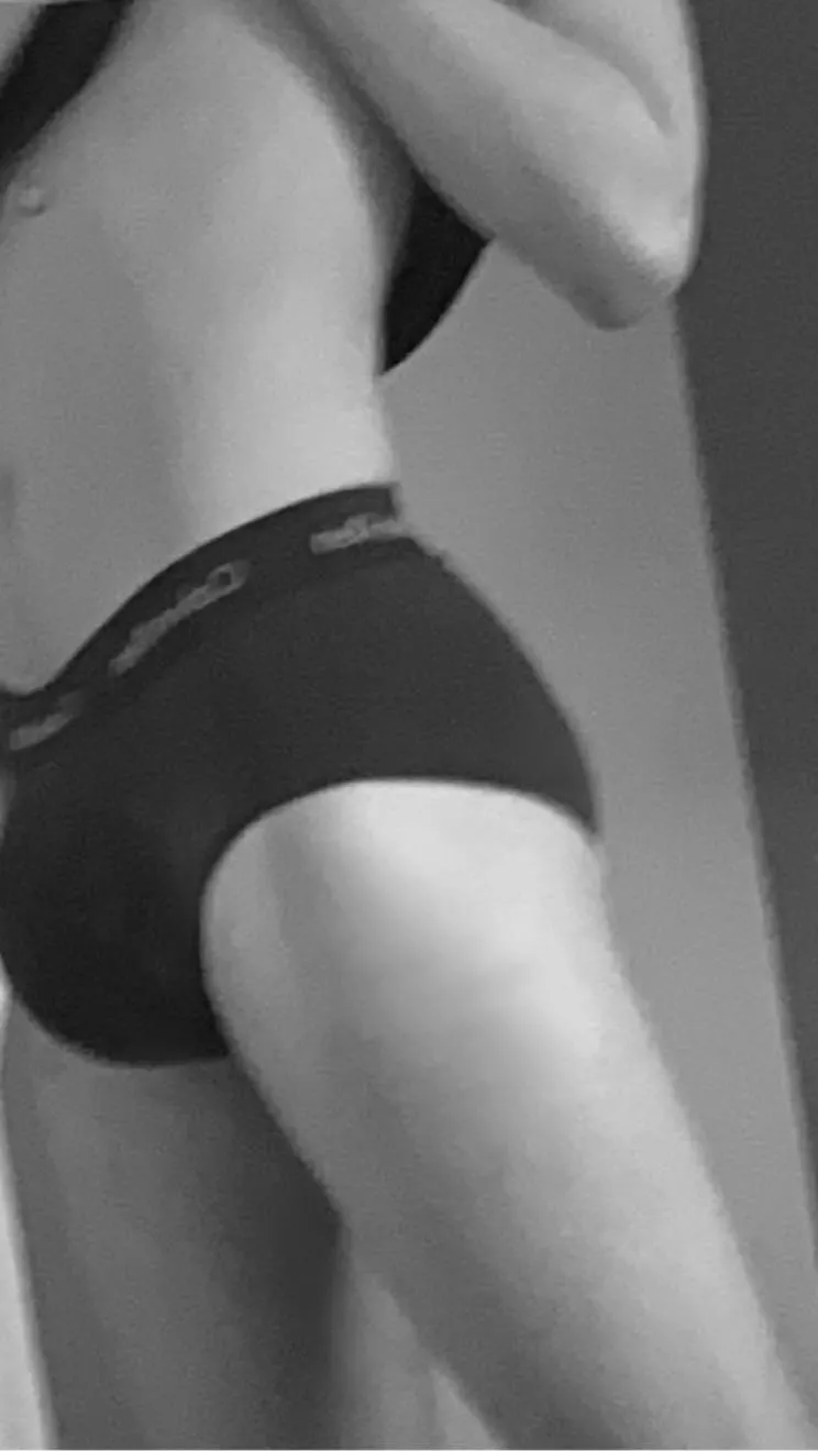 who likes boys in briefs? ;) posted by SmokeTwink