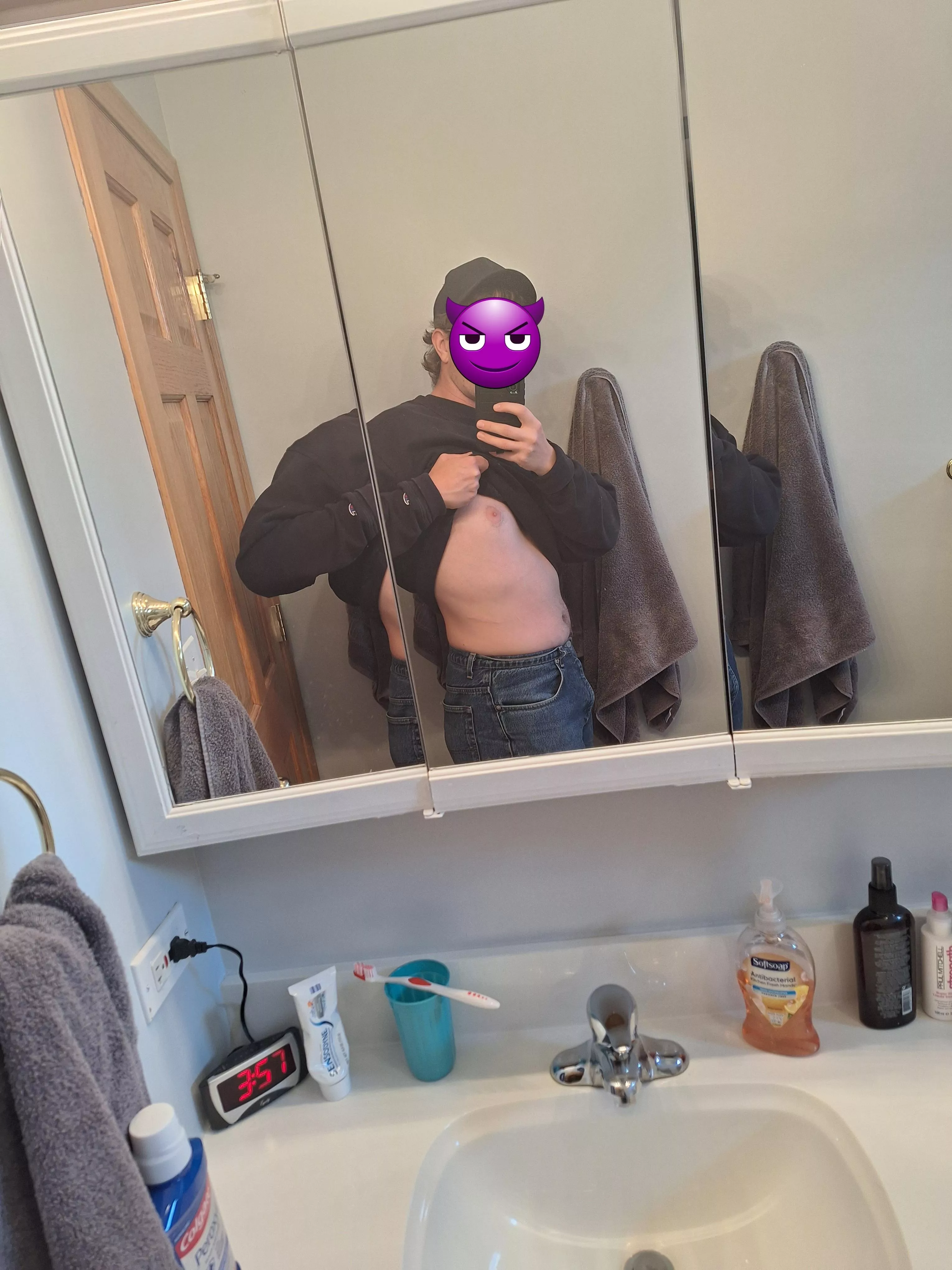 25 M IL/Chicago looking for a girl to cuck/friendzone me posted by CatfishDomm