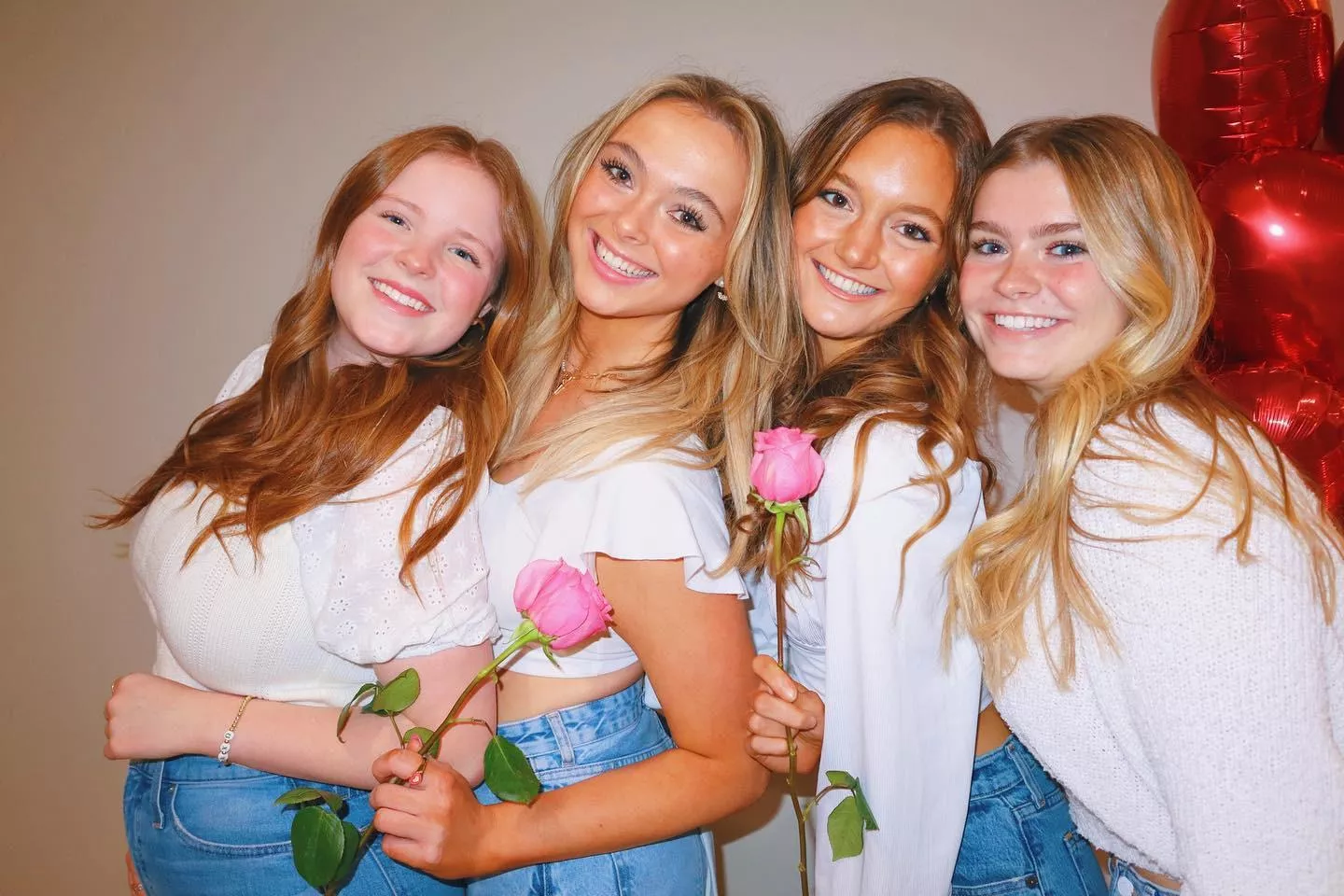 [4] College Smiles posted by whitetoweltw