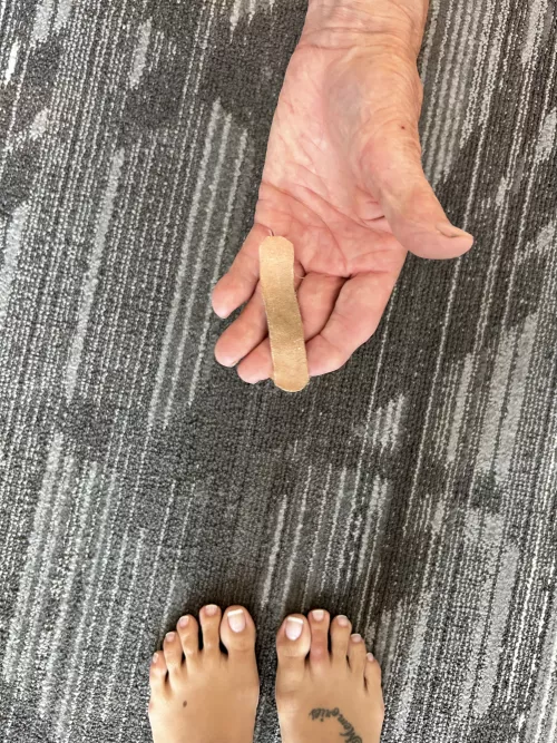 A good boy worships and takes care of mommy's feet by FitEconmist