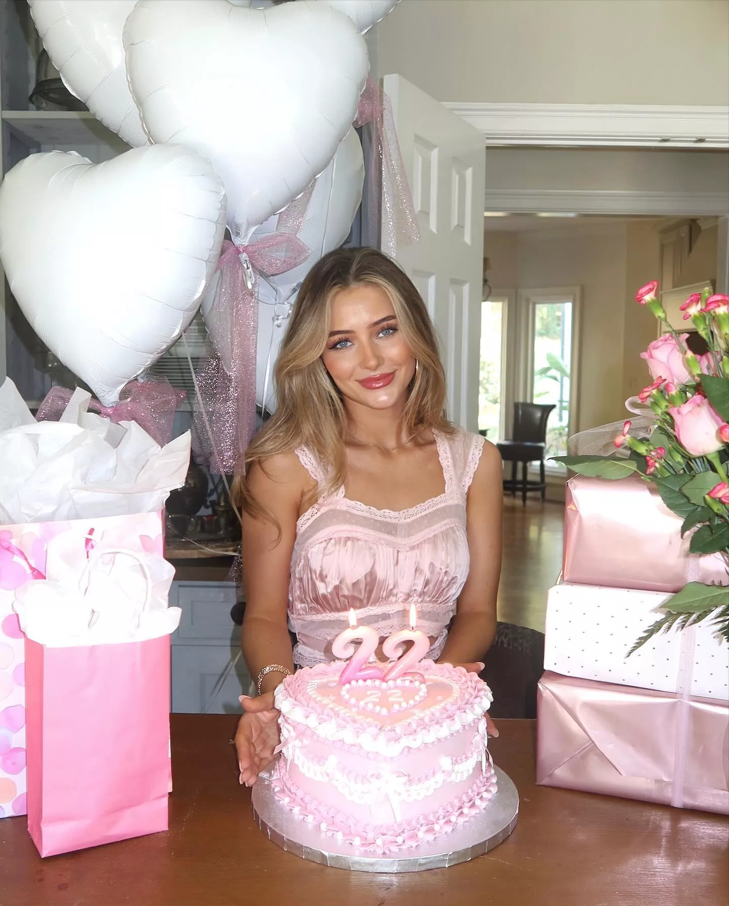 Alexandra Rozmajzl [2023-11-06] posted by x---1