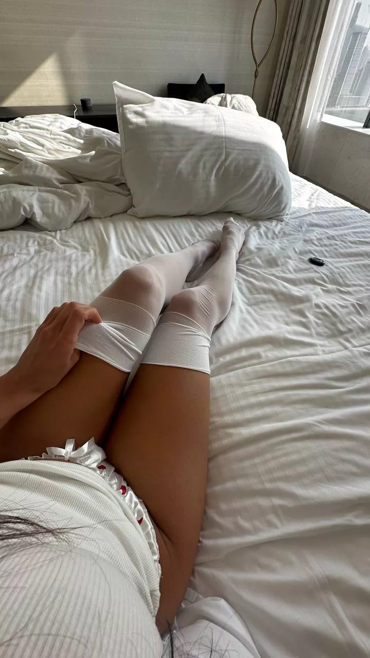 Come between my legs posted by Spinallygrass