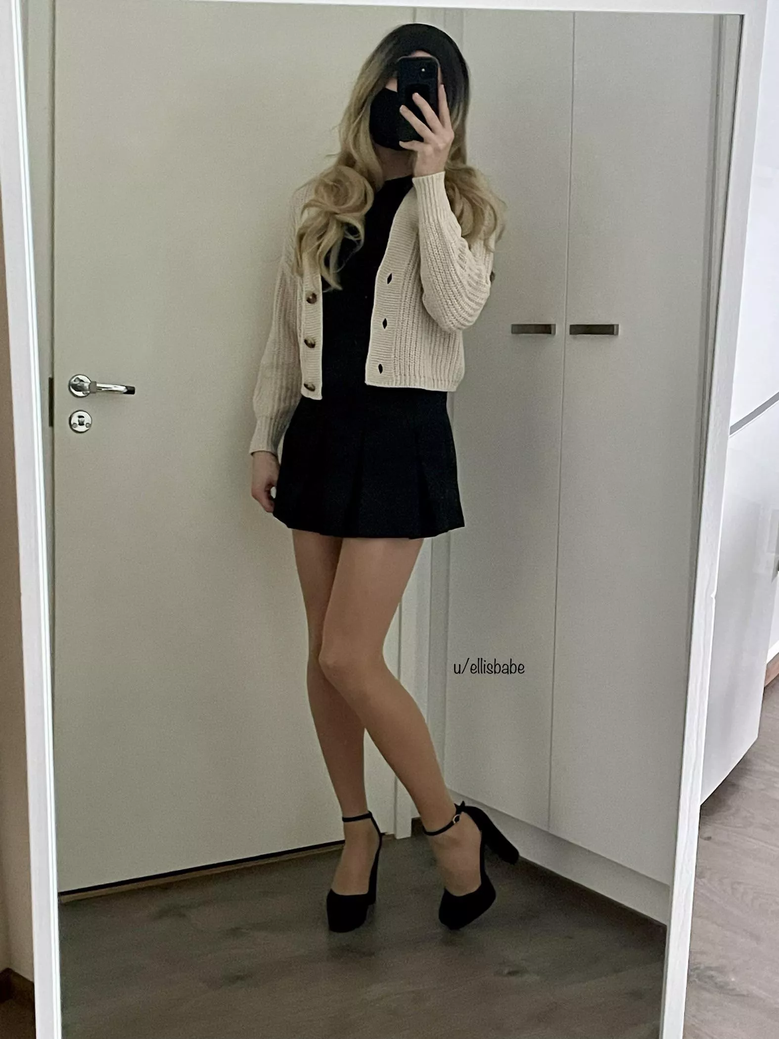 come say hi if you think I'm cute >.< posted by ellisbabe