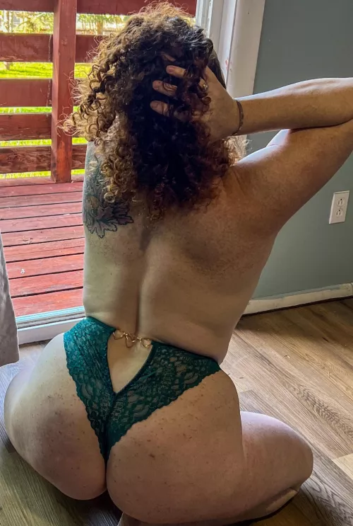 Dare to mess with the curls by Unlimited_mango