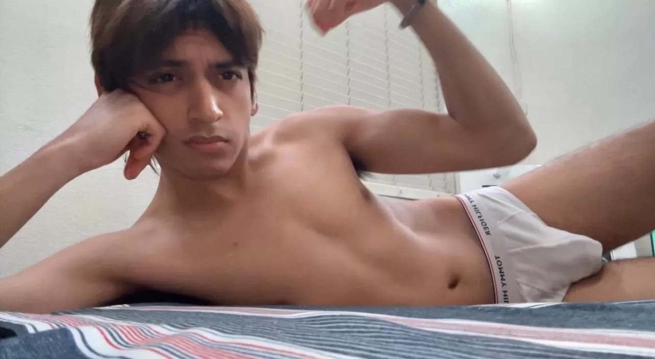 Do you like my bulge? 🩲 posted by M4pl7