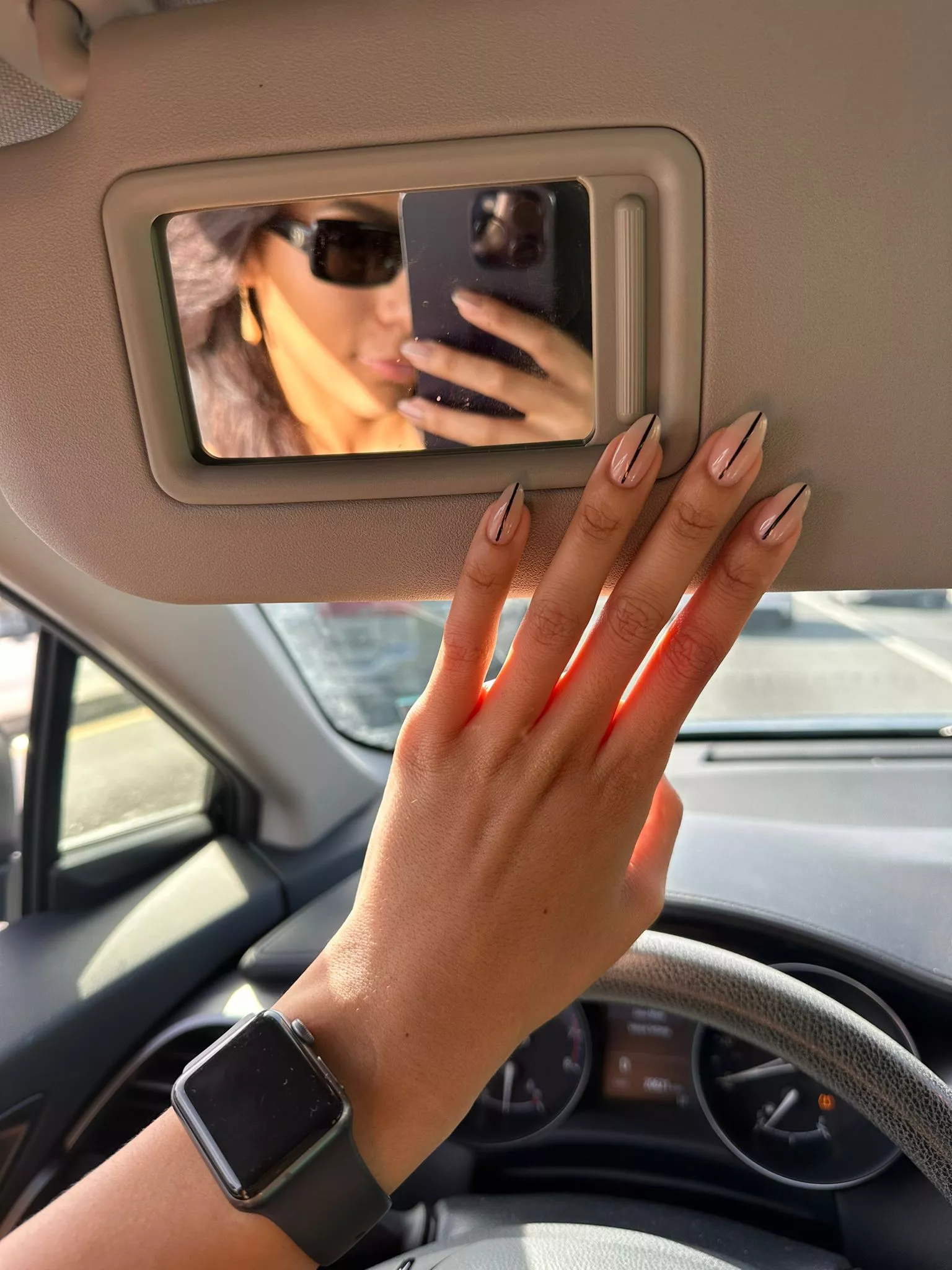 Expensive hands posted by AdiarisRivera