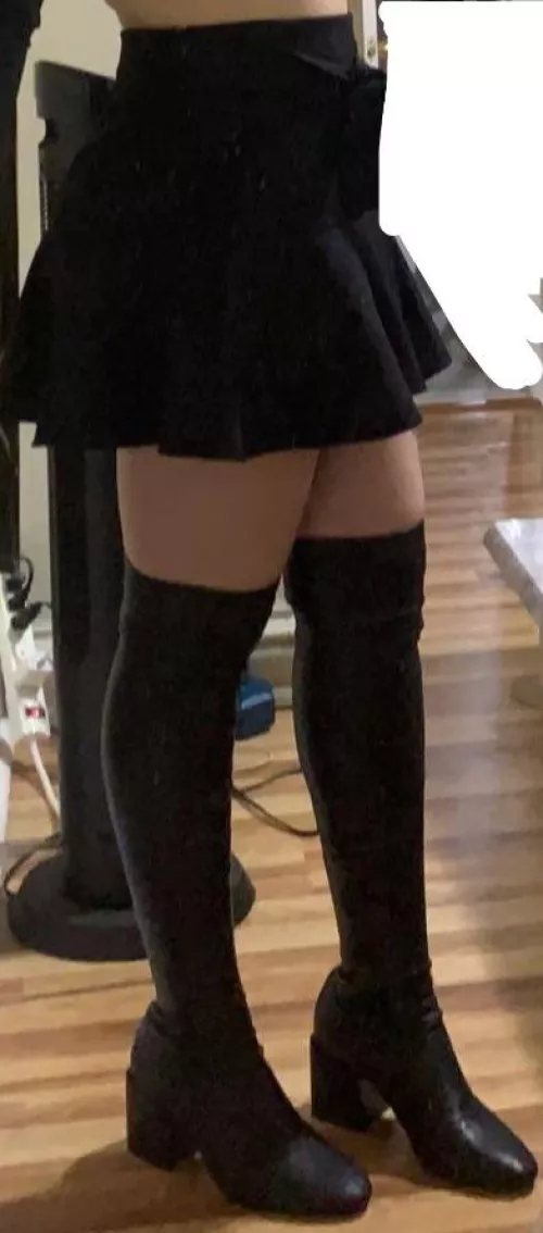 Glad to blue our my roommate by starsodreamy