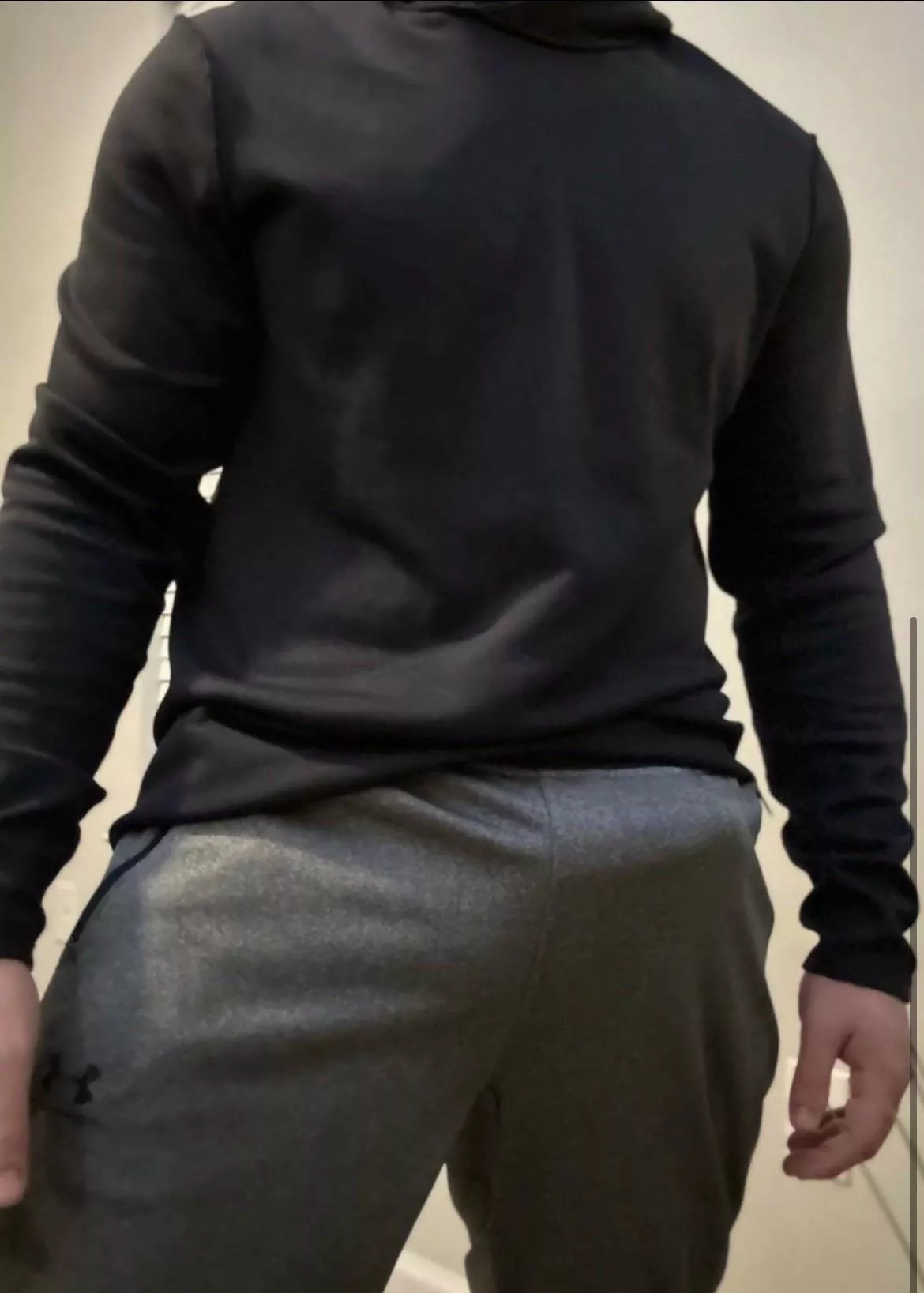 Gotta love a good pair of grey sweats posted by xoxwow11