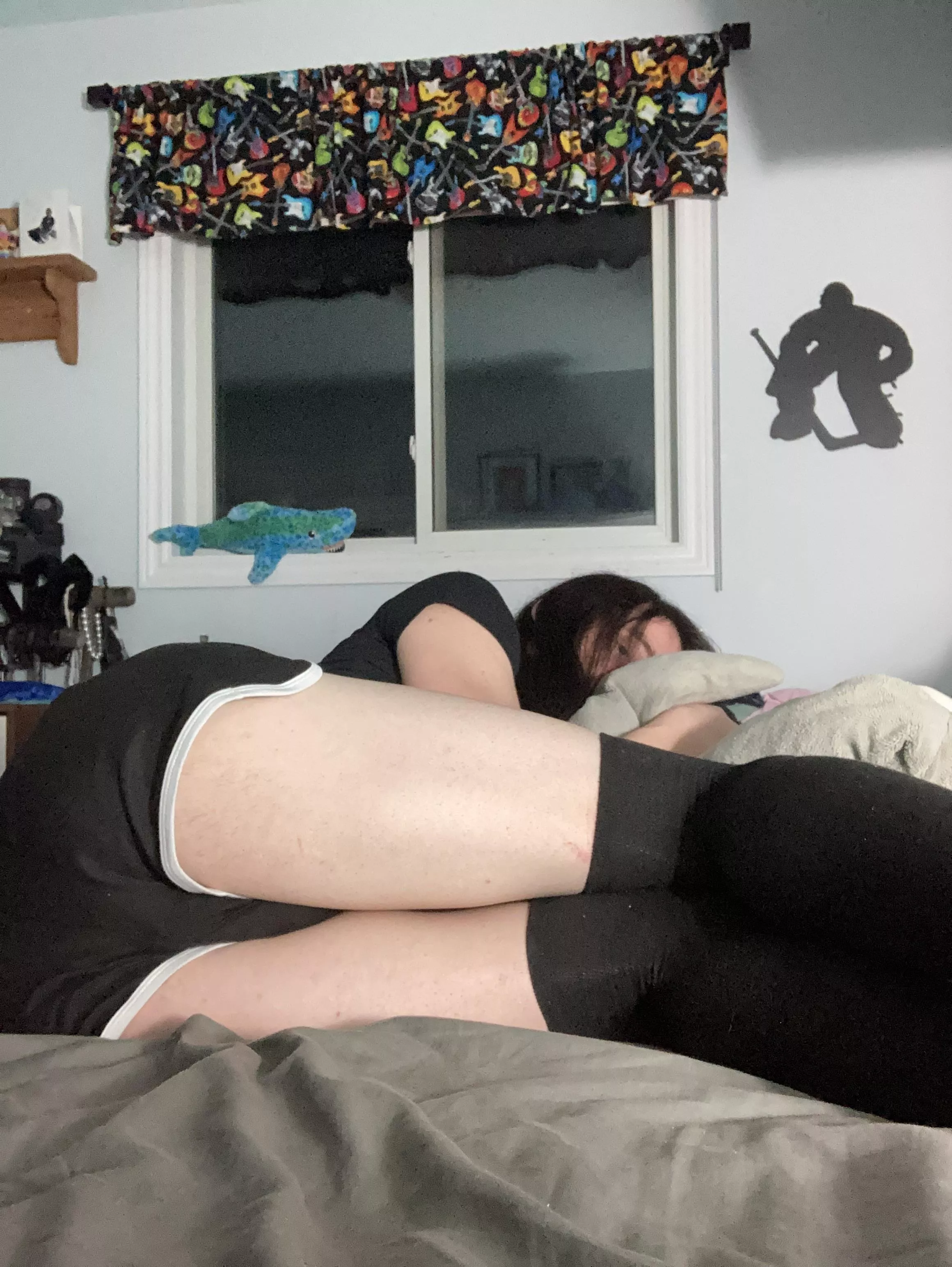 Hello people staring at my legs posted by ItzWirchie