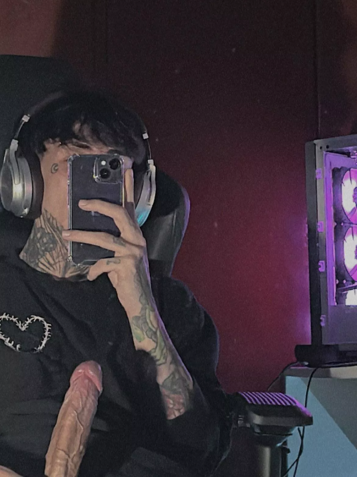 I'm just leaving my nudes here posted by Scottyqk