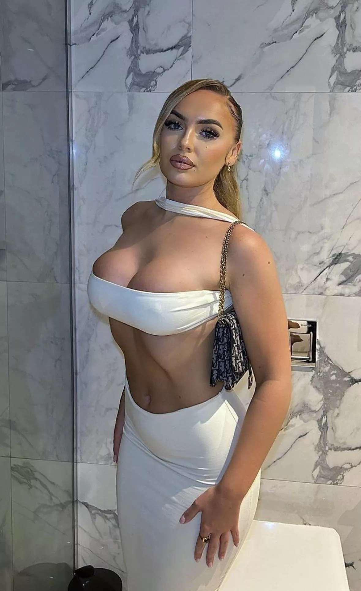 Jess posted by round_plastic2