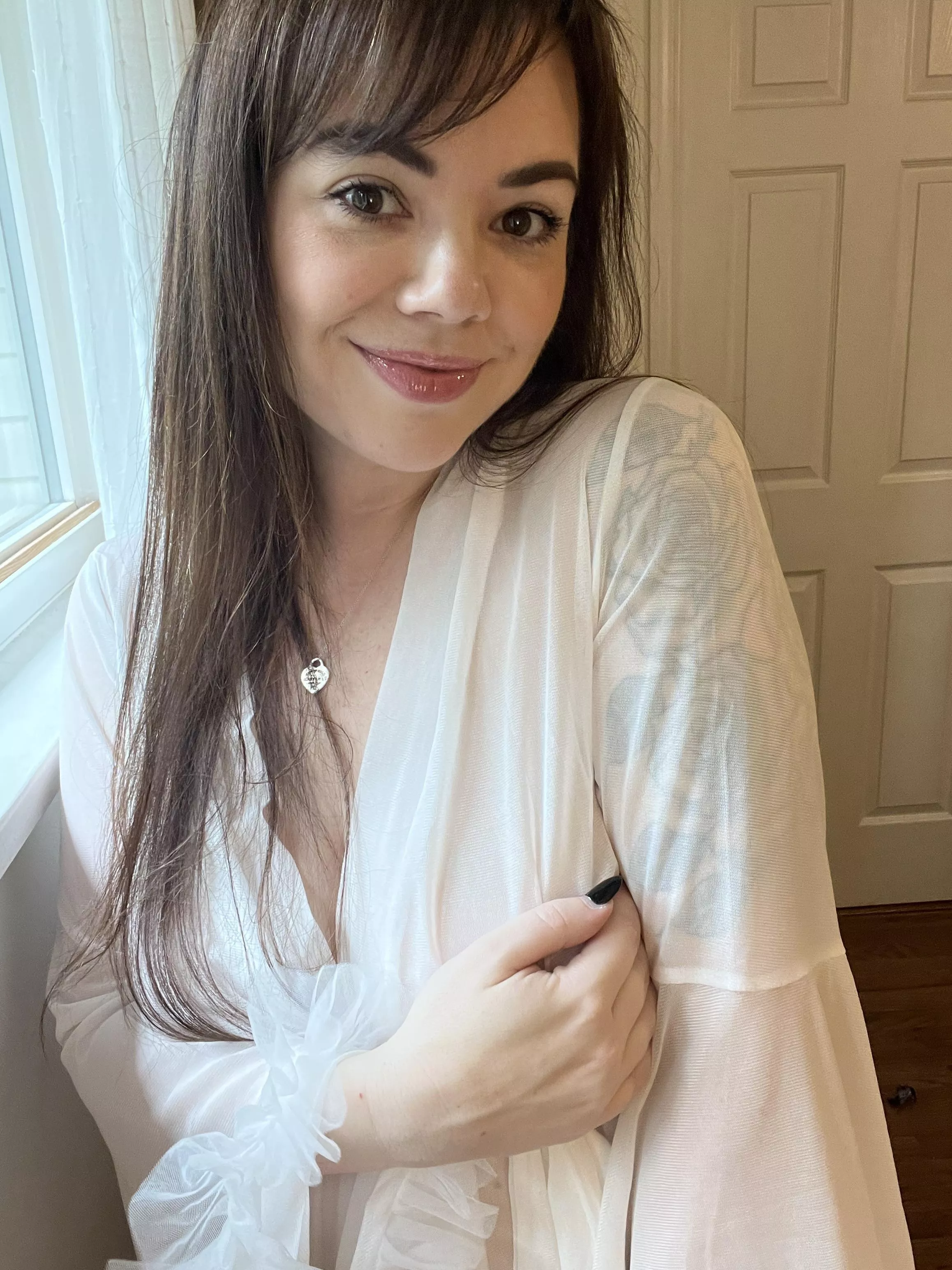 Living my rich stay at home wife fantasy in this robe… posted by avajadeanderson