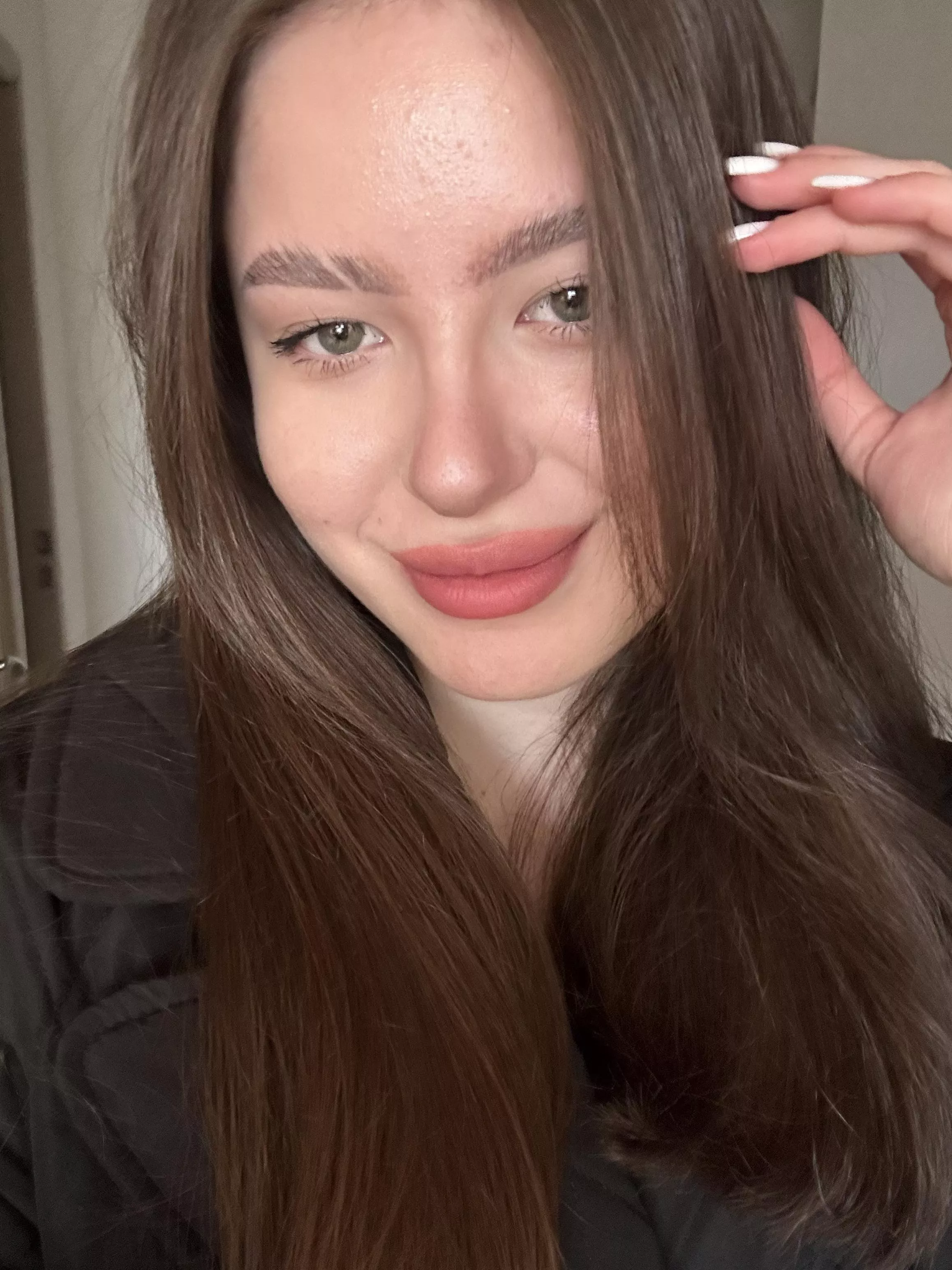 Minimal makeup posted by Yummy_Strawberry_535