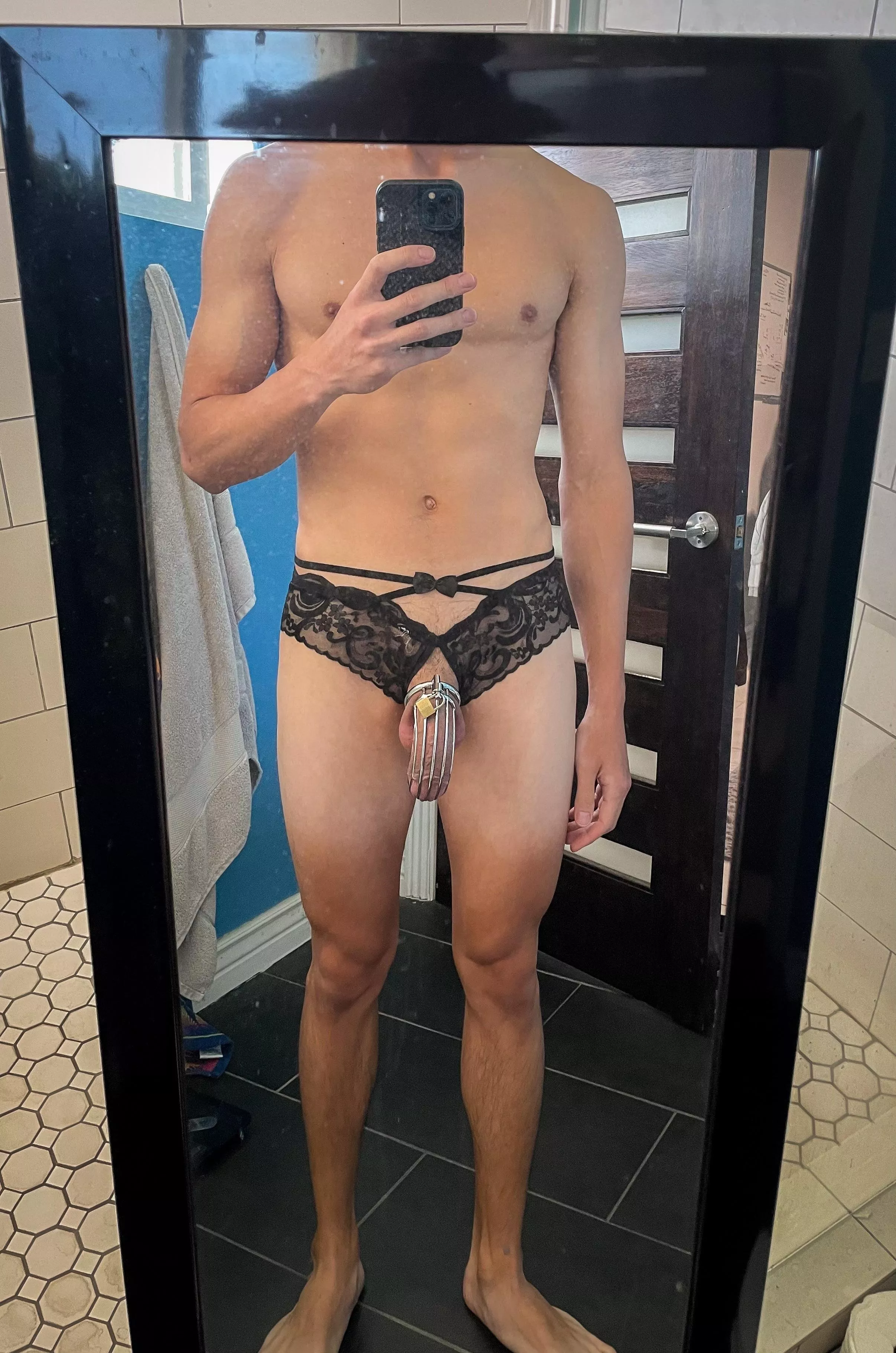 mondays are hard…but i’m not :/ posted by jhunt096