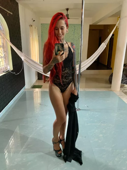 Petite and tasty by NoraRedmain