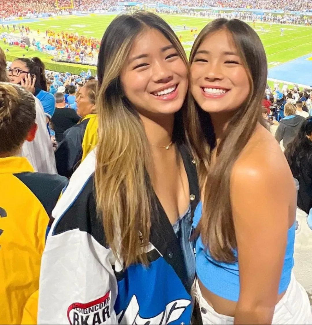 Which cute sister? posted by angizni