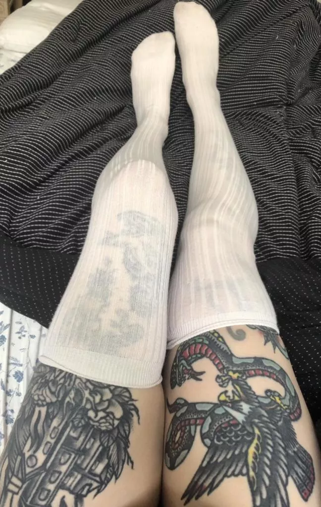 white thigh highs & tattoos are so cuuuute posted by VanessaEstelle