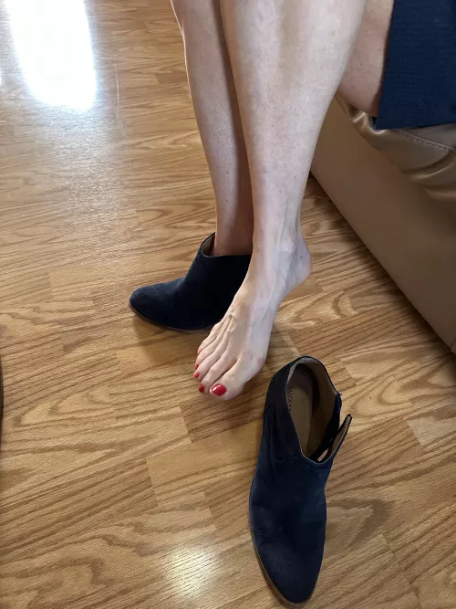 With or without boots? by Sultrystepsation