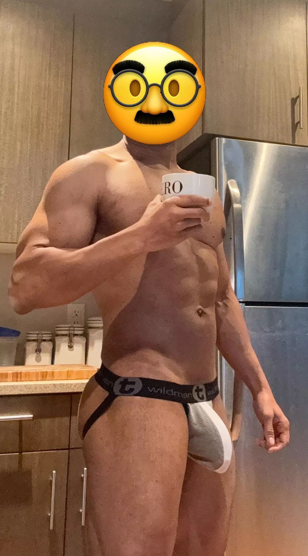 Working hard on a Monday morning. posted by GrosseBitte78