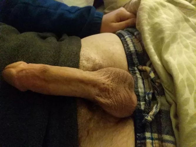 32M Just hanging out by Fluffypunch