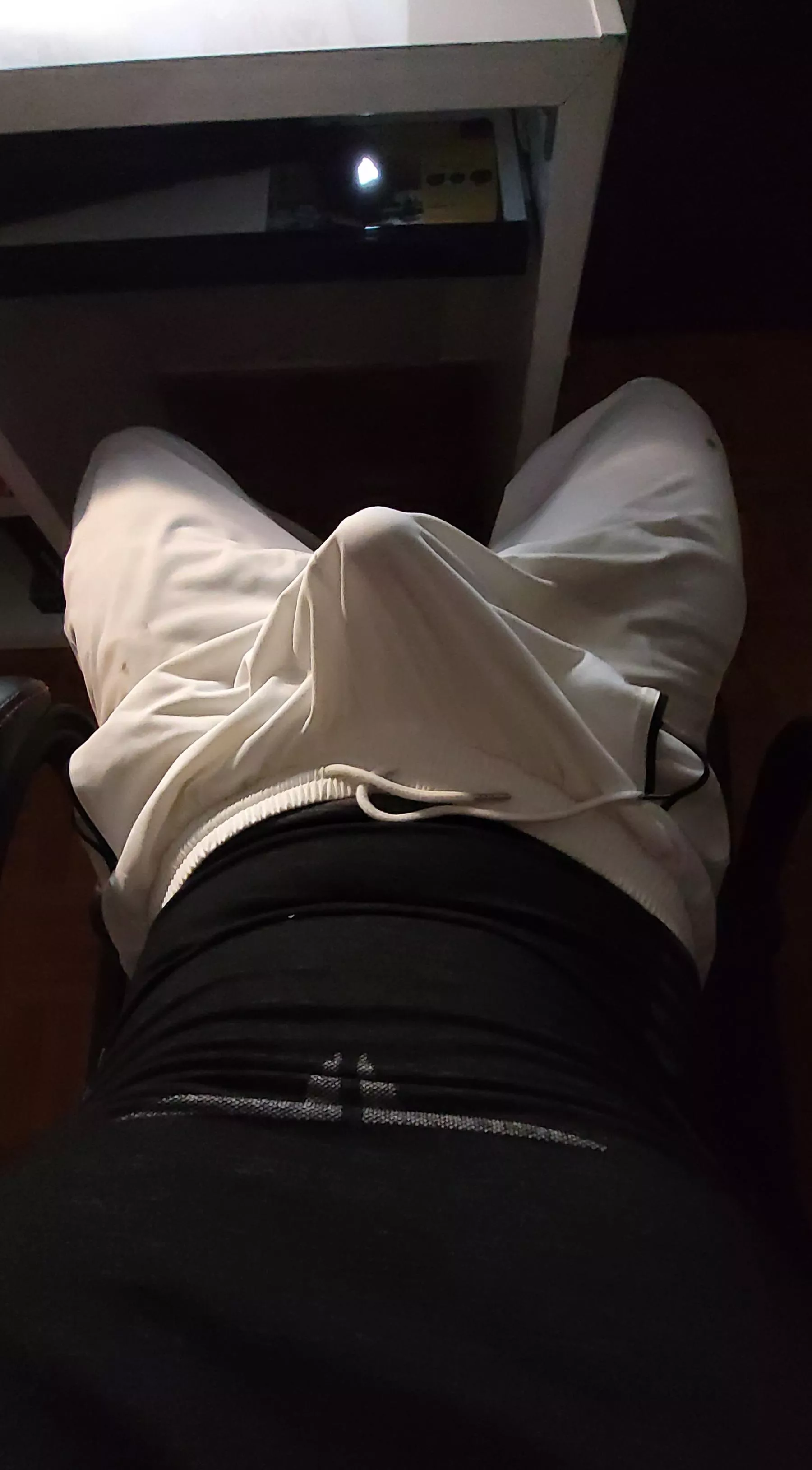 6 days into NNN and it just don't want to get soft. Bro I just want to game and chill. 😩😩 posted by Shy-guy-nsfw