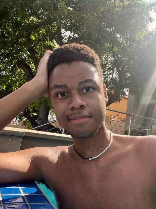 Anyone wanna join me for a swim? by teslauprising