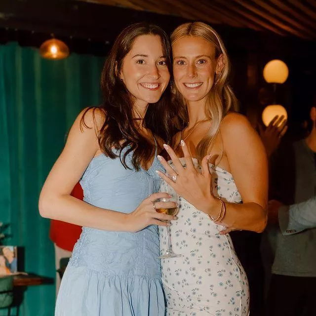 Brunette or Blonde? posted by whitetoweltw