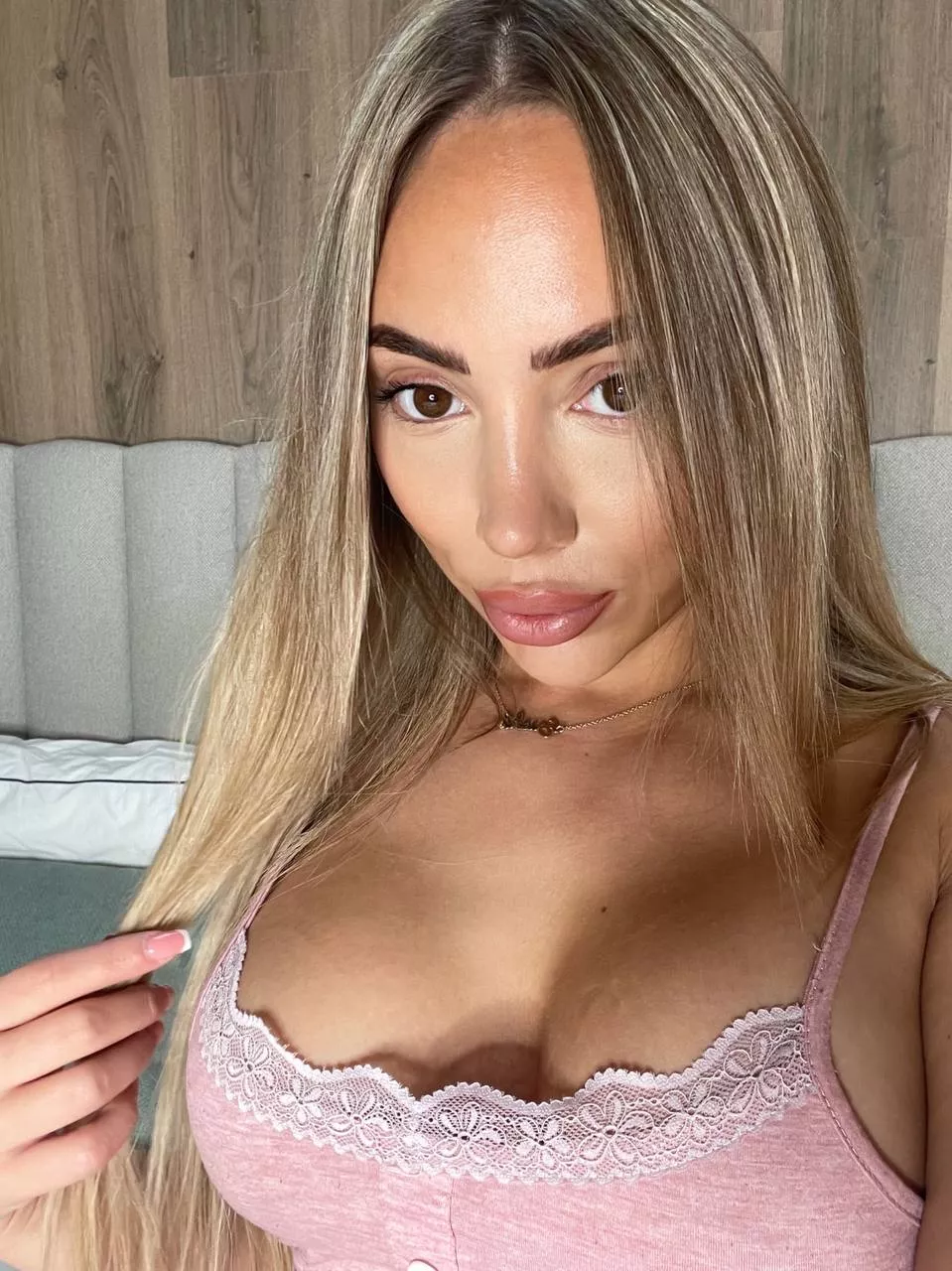 Did i look gorgeous to you? posted by GladIntntion