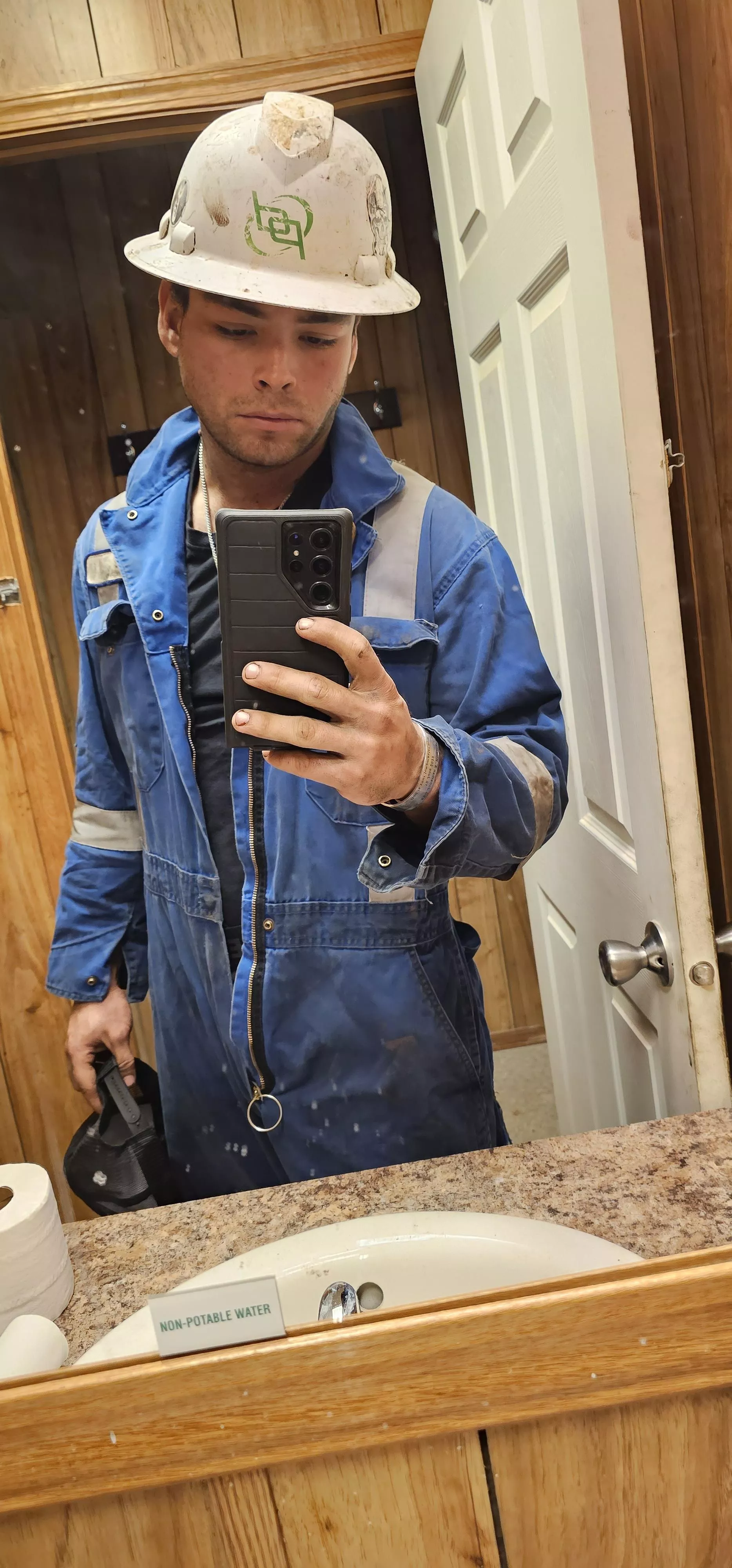 Do oilfield boys do anything for ya? posted by Kooky-Ring1535