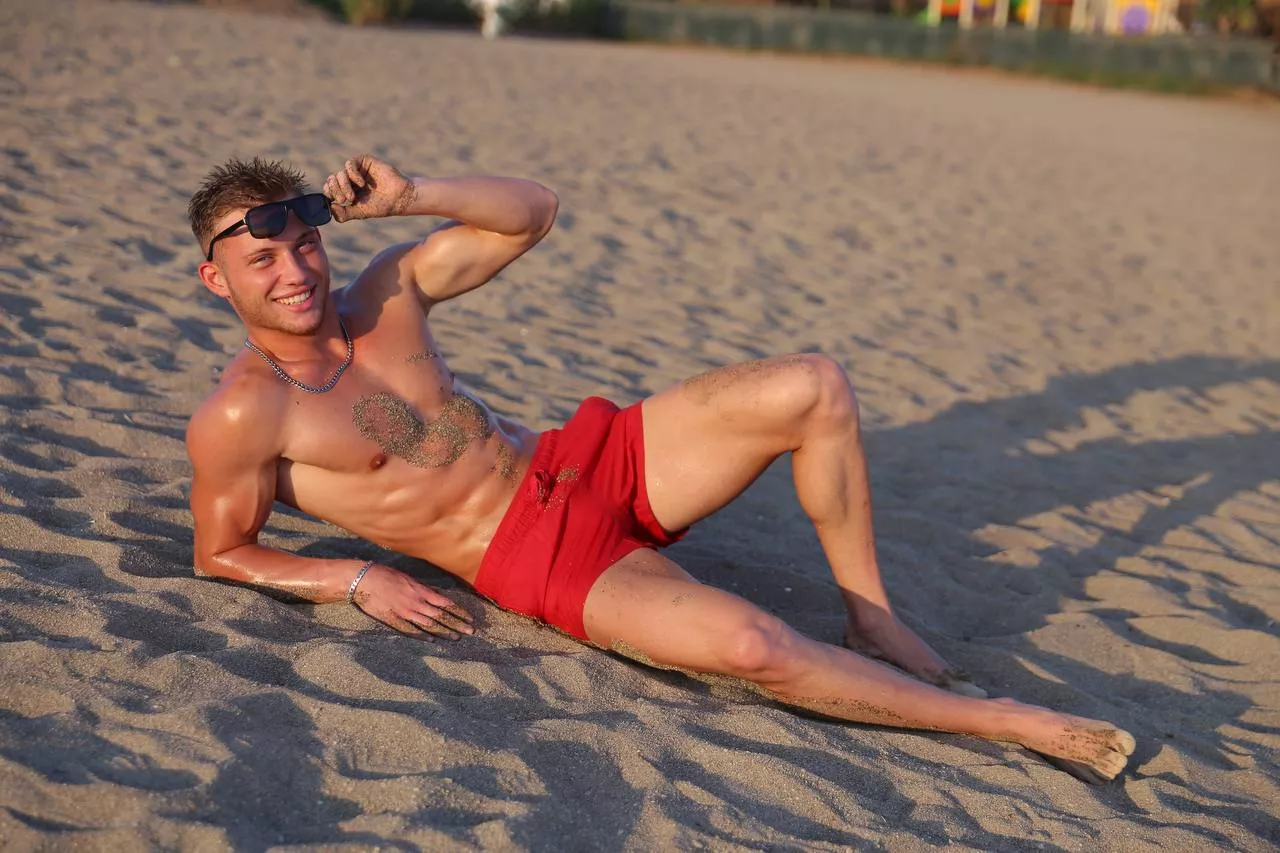 Do you feel hot here? posted by WorthlessEloquence