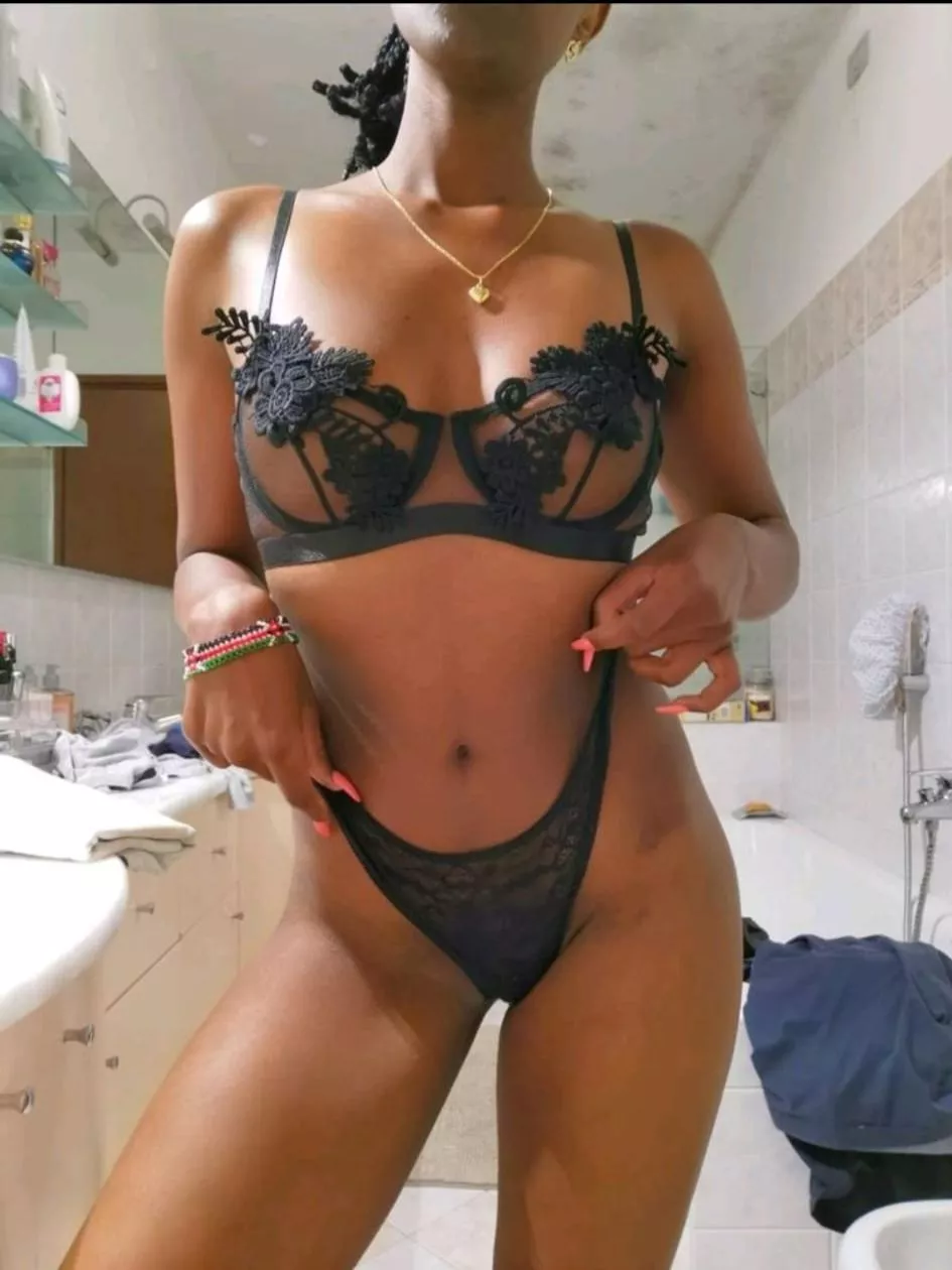 Getting ready for my date posted by Mark_Sasha022