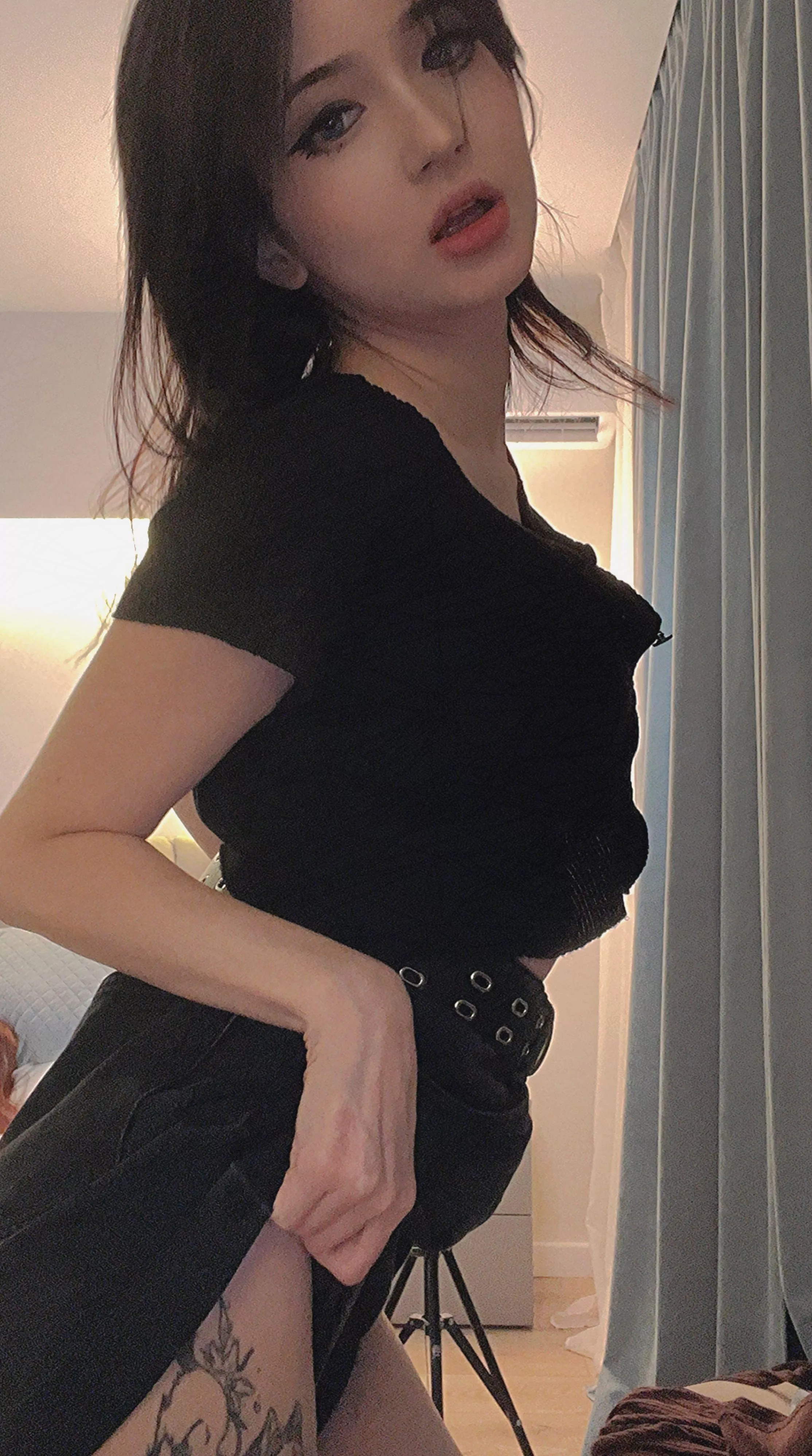 Guys usually fall in love in 20 seconds posted by dooorr