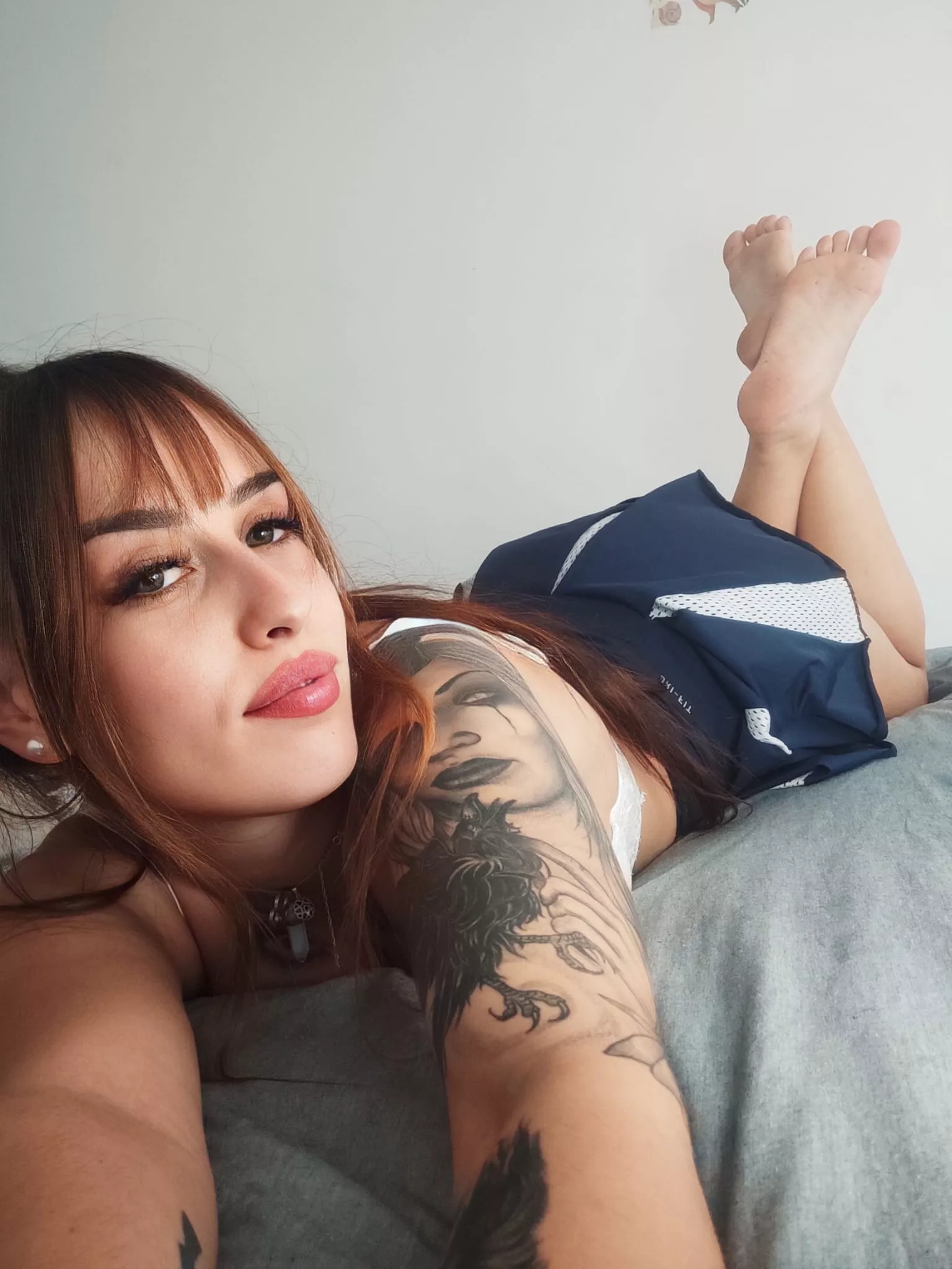 Let's have fun with my feet posted by EasyLibray