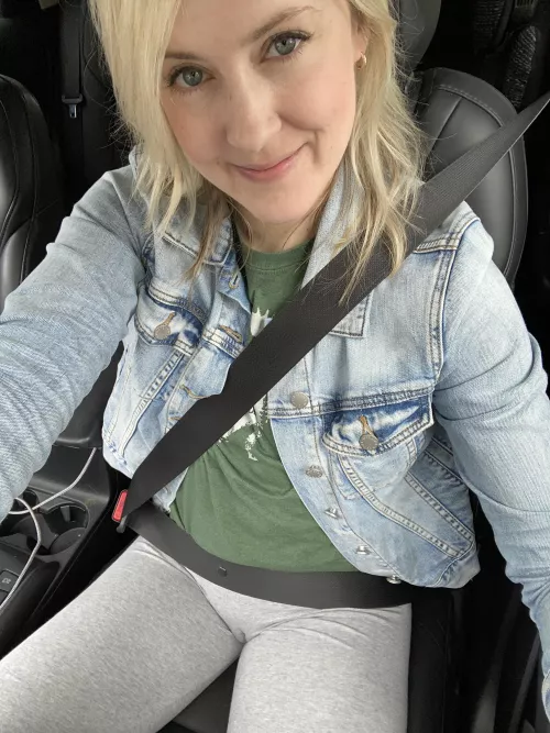 Look me in the eyes 👀 by Liz_XO_