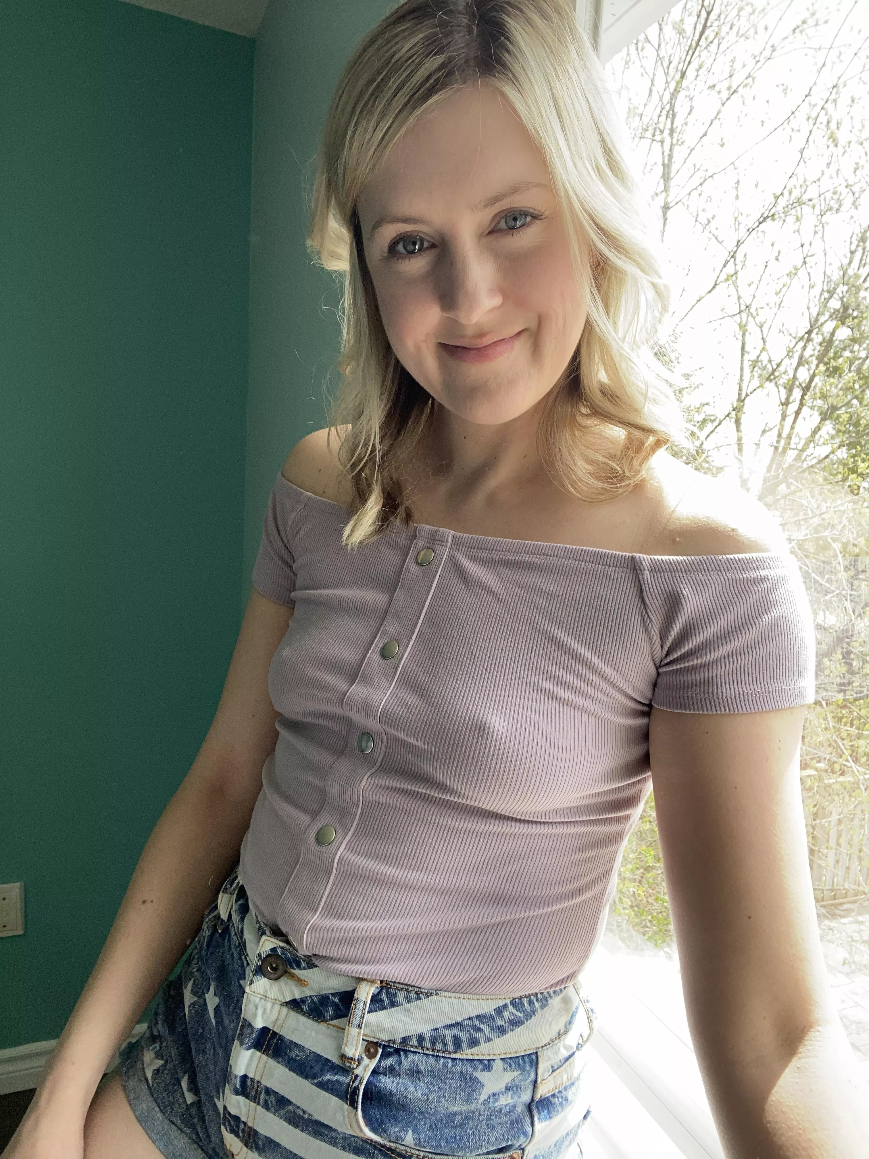 Mom next door posted by Liz_XO_