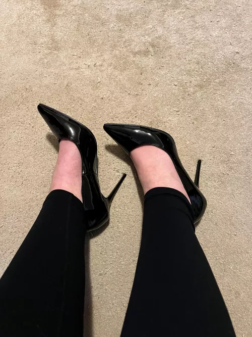 My newest heels! 4 inches! by softy2023