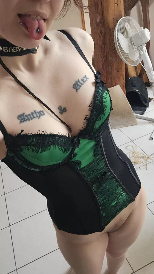 Oops ! I lost my leash 🤭 by troulania