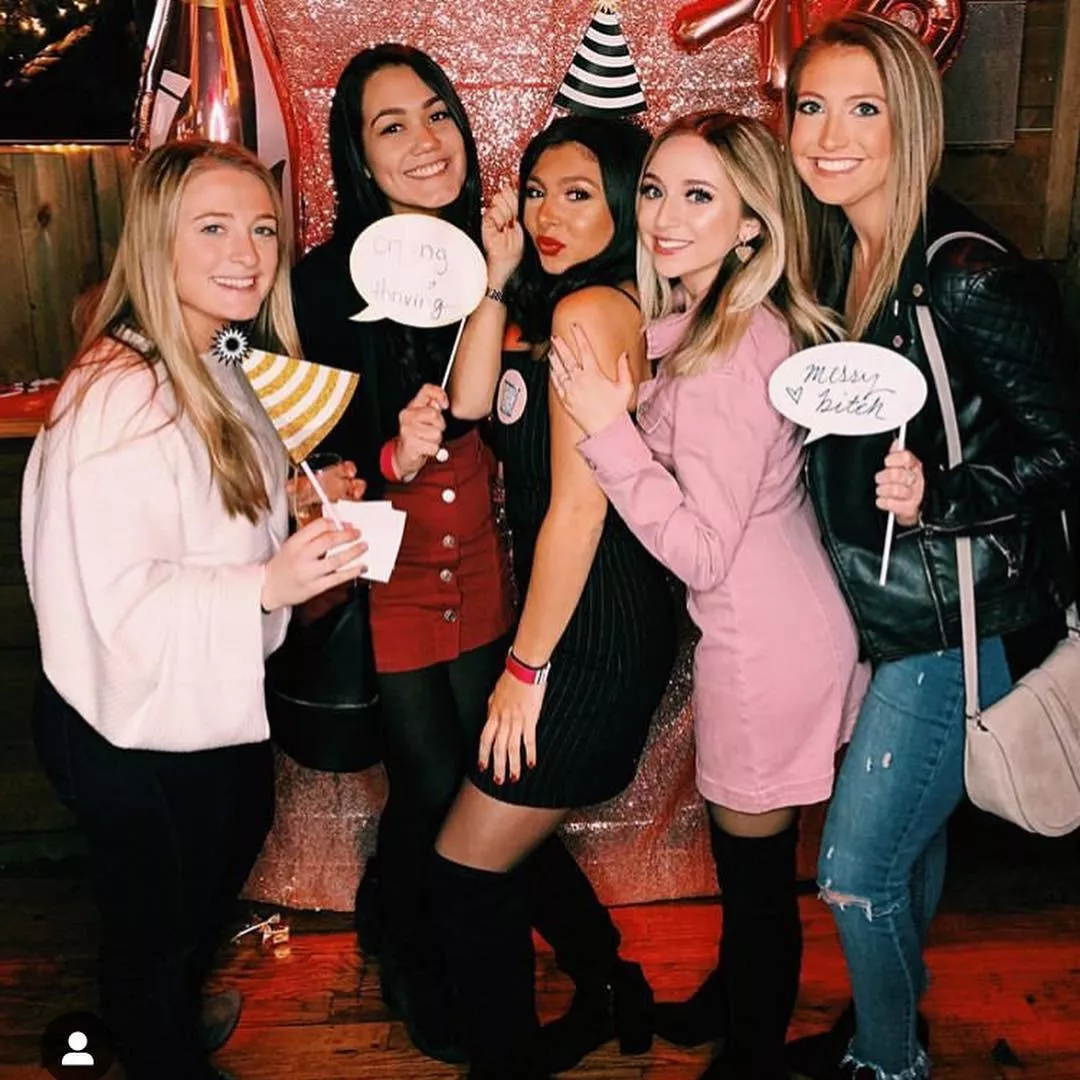 Party Girls posted by whitetoweltw